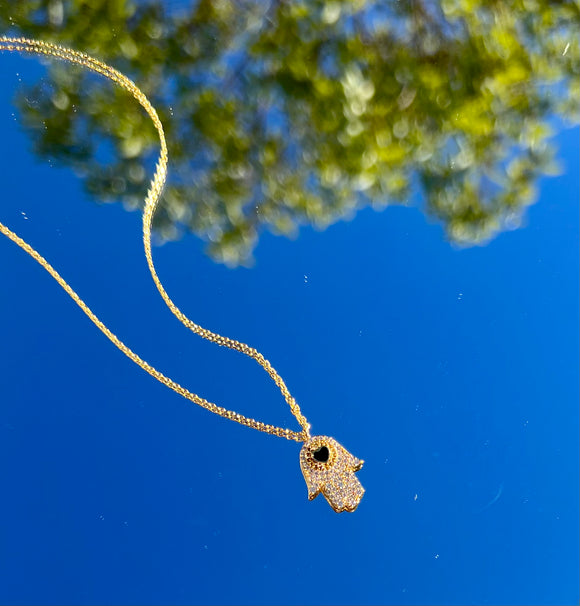 Hasma black heart necklace