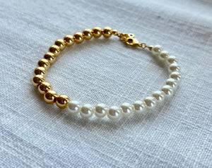 Pearl gold beaded bracelet