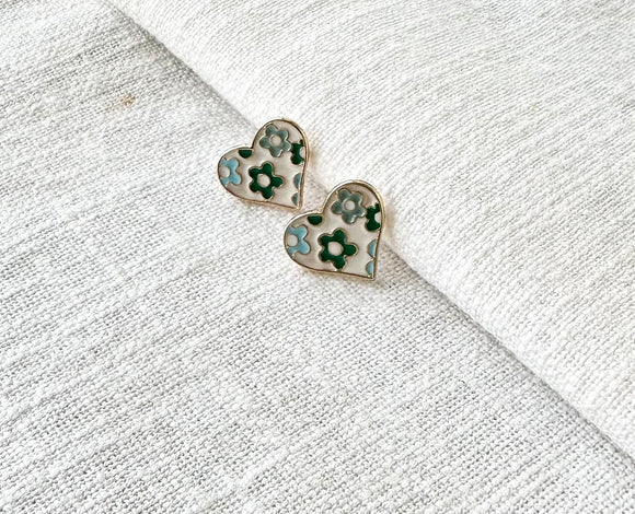 Flower heart studs