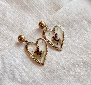 Design glitter heart earrings