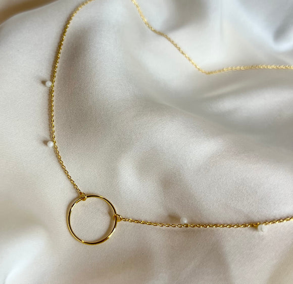 White circle bead necklace