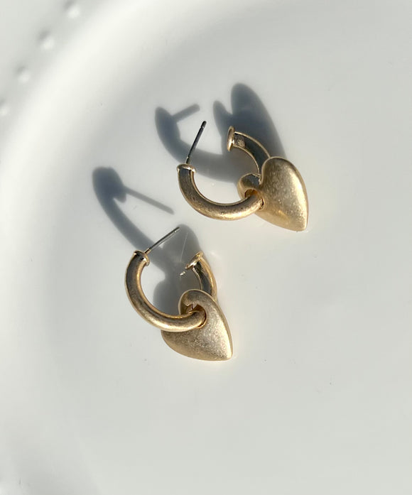 Dirty gold heart hoops